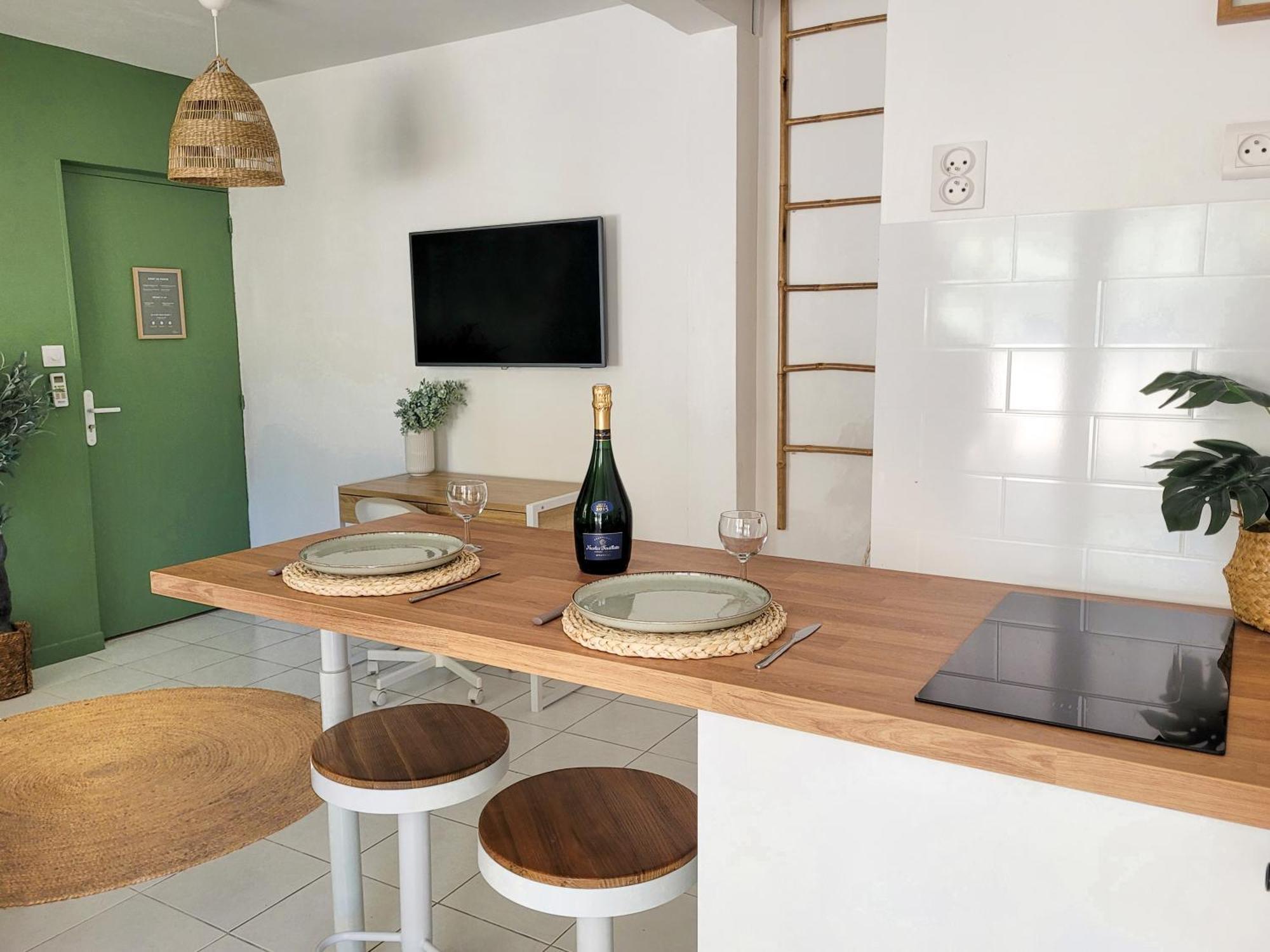 Studio Double Climatise Avec Terrasse - Proche Tram & Centre Montpellier Extérieur photo